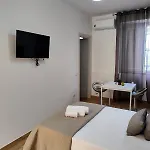 Cientopera בית הארחה 4*